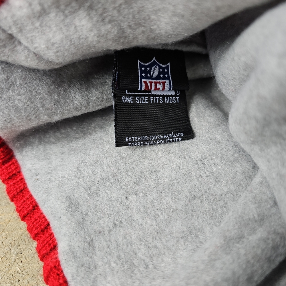 New Era Tampa Bay Buccaneers NFL Football Lined Red Cream Stocking Hat - Picture 7 of 9